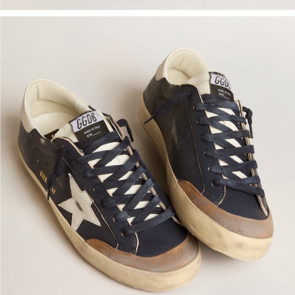 Blue and White Sneakers with Vintage Design and Soft Material